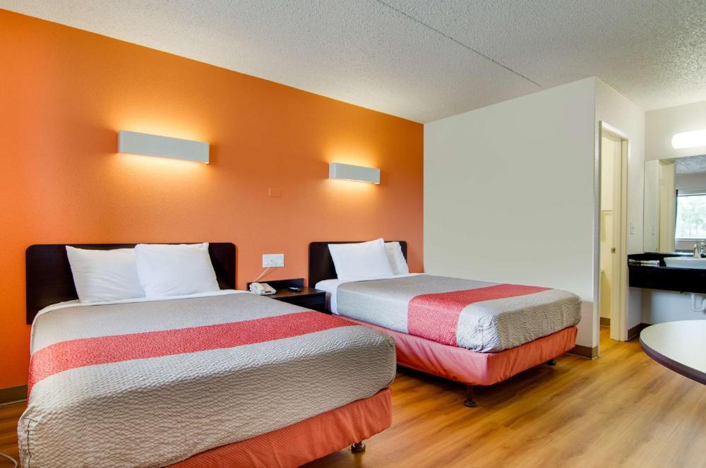 Quadruple Room - Non-Smoking interior